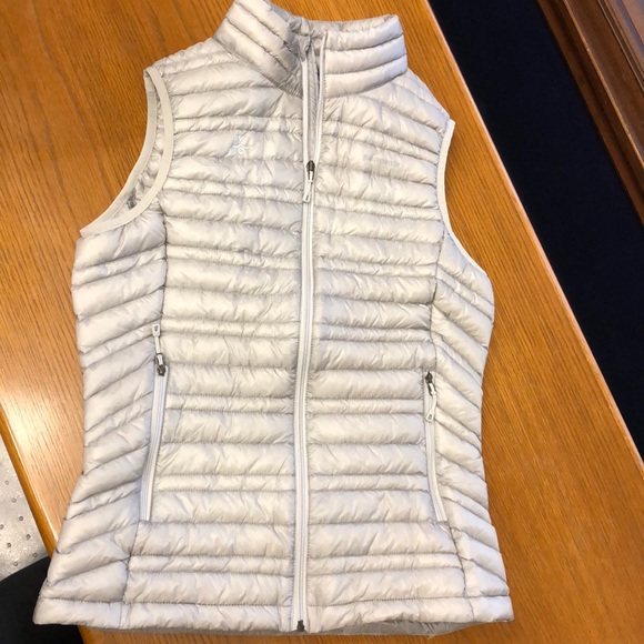 Patagonia Jackets & Blazers - Patagonia puff vest